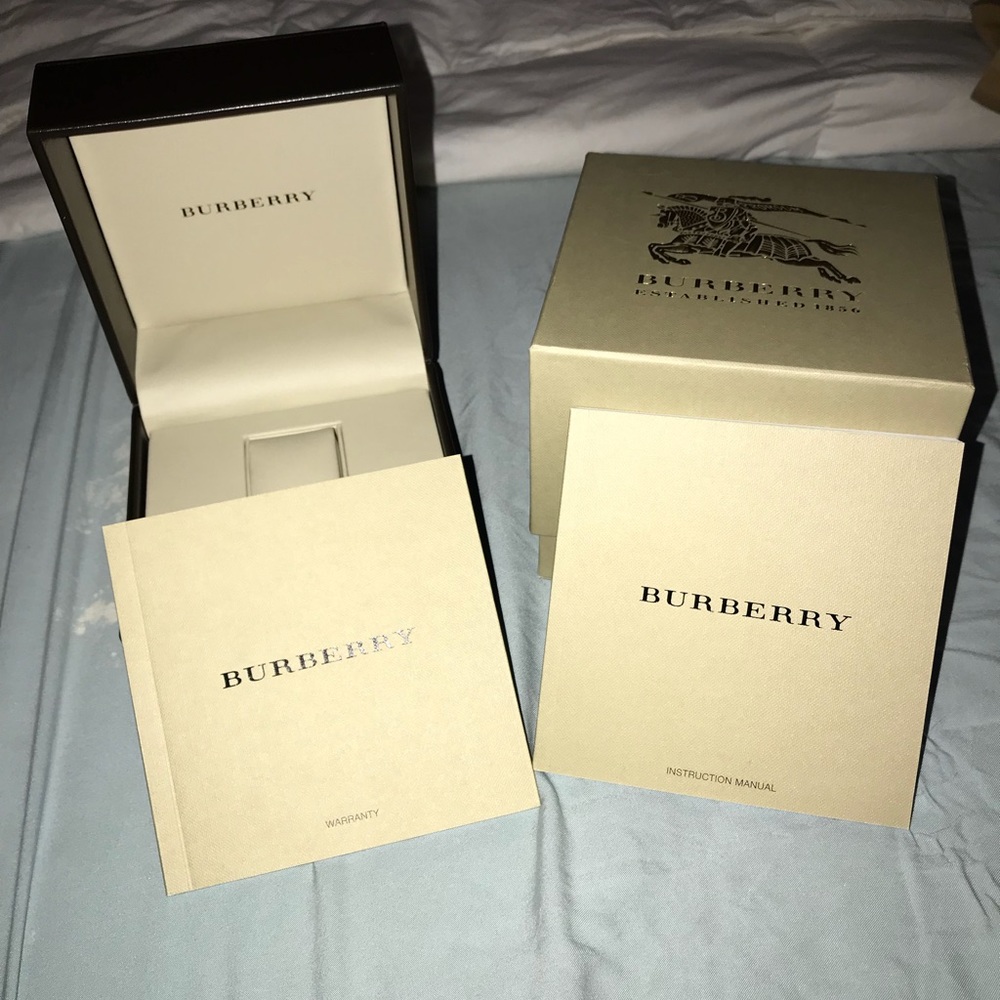 Burberry watch Leather n carton Box